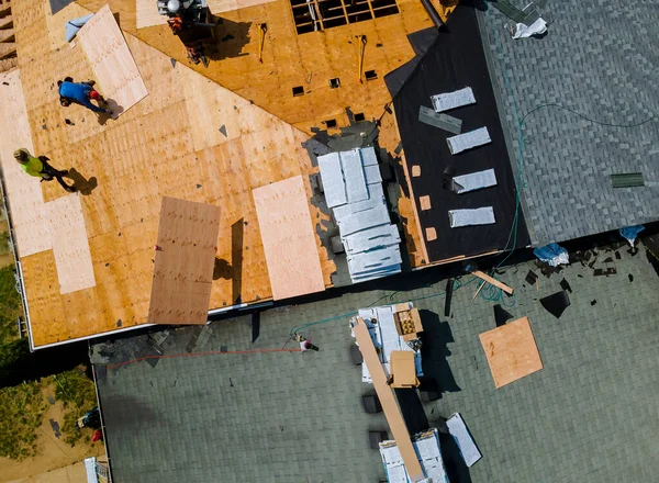 Aerial View Roof Construction Repairman Residential Apartment New Roof Shingle — Stock Photo, Image