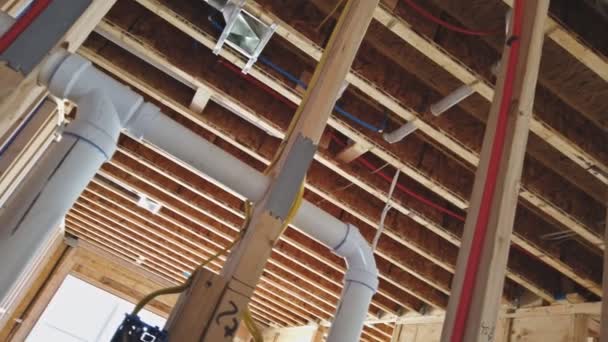 En construcción nuevo hogar sistema de aguas residuales de PVC tubería áspera — Vídeos de Stock