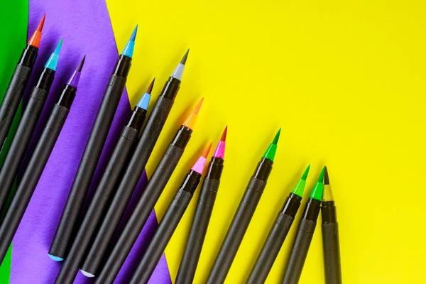 Школа Поставляет Гибкие Ручки Акварели Творчества — стоковое фото