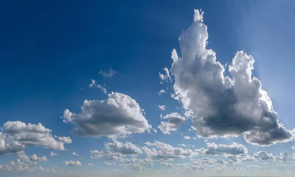 Cumulus Scape Weiße Flauschige Wolken Blauen Himmel Mit Schönen Wolken — Stockfoto