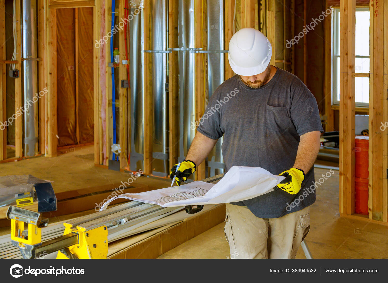 Craftsman Building Checking Plan Construction House Construction Wear ...
