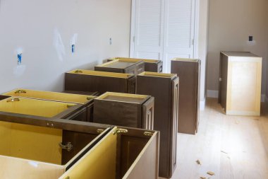 Yeni bir modern mutfak kurma işlemi başlatılıyor