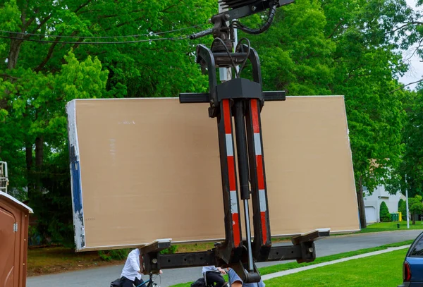 Mobil Forklift Teleskopik Patlama Alçıpan Ile Inşa Edilmiş Bir Evin — Stok fotoğraf
