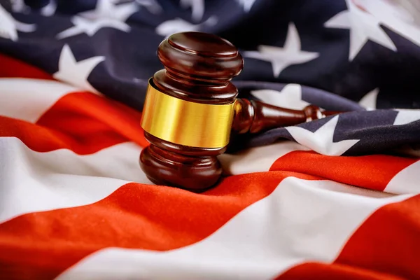 Houten Rechter Hamer Amerikaanse Vlag Van Kantoor Justitie Recht — Stockfoto