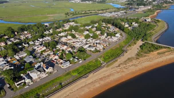 Panoramisch uitzicht op baai NJ US vanaf de hoogte van de vogelvlucht — Stockvideo