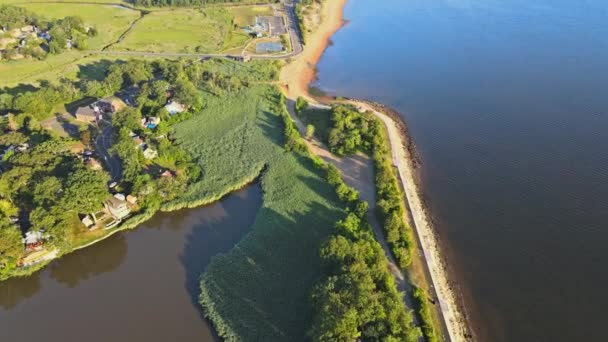 Граница между пригородами залива на вид с воздуха на штат Нью-Джерси США — стоковое видео