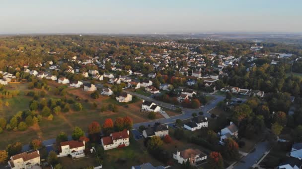 A small town from a height suburban neighborhood with houses — Stock Video