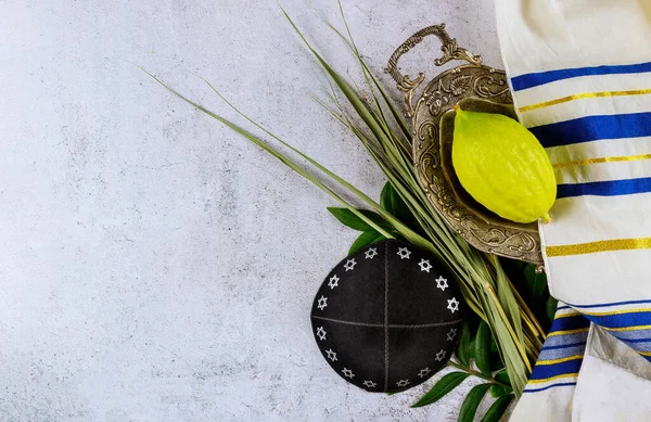 Ritual Jewish Religious Symbol Festival Sukkot Etrog Lulav Kippah Tallit — Stock Photo, Image