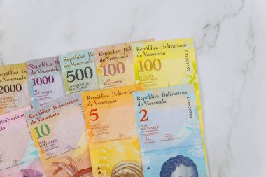Venezuela Bolivar 'da farklı banknotlar içeren seri banknotlar.
