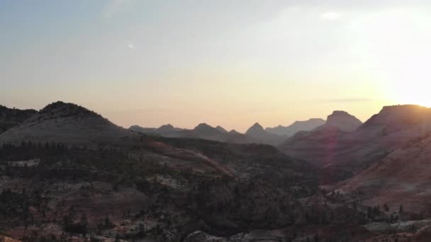 Canyon Overlook, Zion Ulusal Parkı, Utah 'ta muhteşem manzara günbatımı. — Stok video