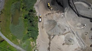 Asfalt beton fabrikası asfalt beton bir fabrikanın asfalt üretimi için inşa edilmesidir..