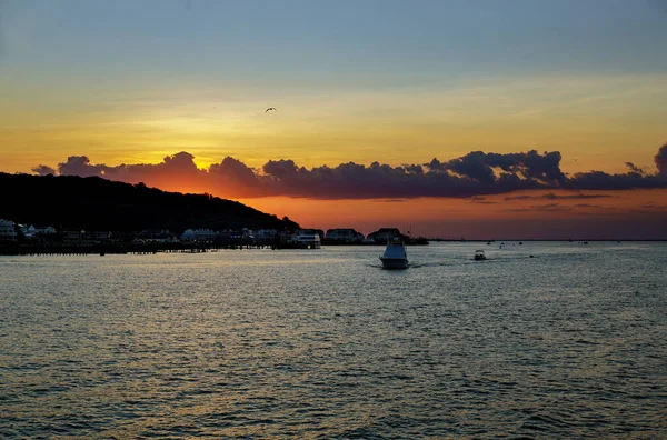 Sonnenuntergang Über Dem Meer Bunte Schöne Natur Wolkenlandschaft — Stockfoto