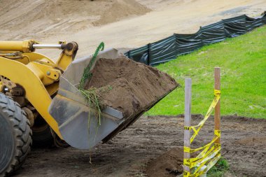 Toprak taşıma ekipmanları yeni gelişim buldozer toprak hareket eden dozer toprağı düzleştiriyor