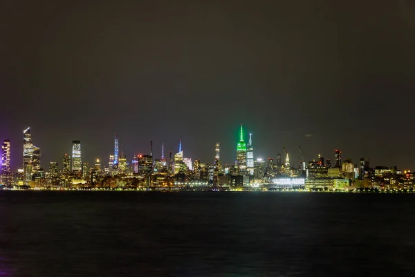 Escenario Panorámico Ciudad Nueva York Edificios Oficinas Manhattan Por Noche —  Fotos de Stock