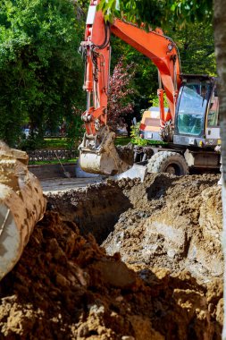 Açık hava işi: Kazı kazısı, inşaat alanındaki toprağı taşıma, kazı çalışması