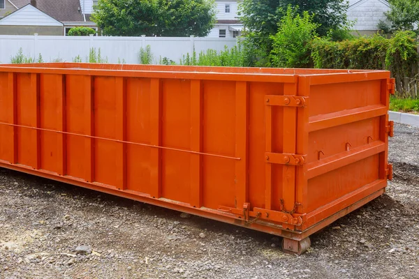 Reciclagem Lixeiras Recipiente Sendo Com Lixo Construção Lixo — Fotografia de Stock