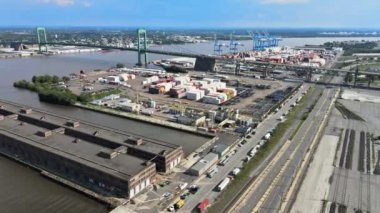 Ticari lojistik nakliye taşımacılığının hava görüntüsü kargosu