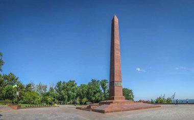 Odessa, Ukrayna - 05.25.2018. Sokakta zafer Odessa, Ukrayna. 2. Dünya Savaşı anısına anıt. Bilinmeyen denizci anıt