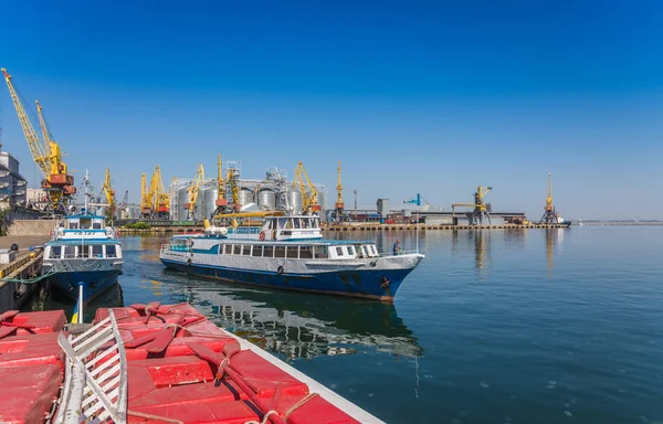 Odessa Ucrânia 2018 Barco Prazer Porto Odessa Dia Ensolarado Verão — Fotografia de Stock