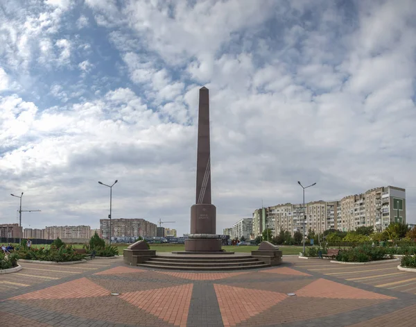 Yuzhne ウクライナ 2018 ユージヌィ オデッサ州のウクライナ国の黒海沿岸の港湾都市で第二次世界大戦の英雄への記念碑 — ストック写真