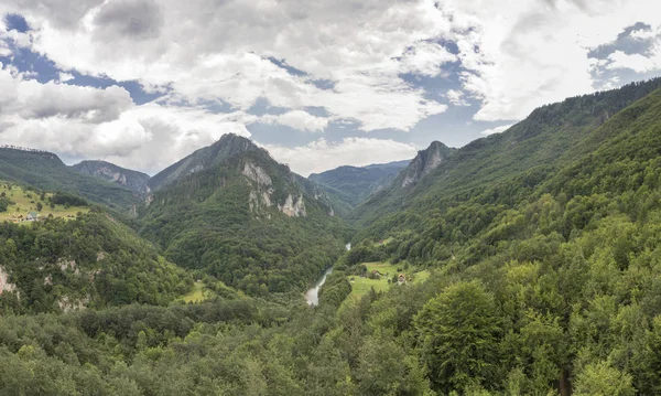 Tara river gorge Kanyon Karadağ
