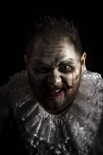 Porträtt Skrämmande Ond Clown Studio Skjuten Med Hemsk Ansiktskonst — Stockfoto