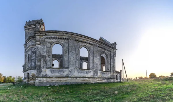 Abandoned Catholic church in Ukraine — Stock Photo, Image