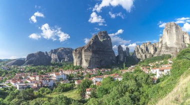 Meteora dağlarının Kastraki köyü, Yunanistan