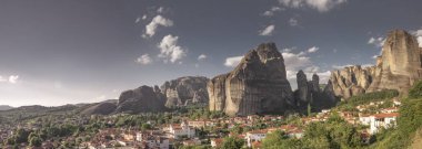 Meteora dağlarının Kastraki köyü, Yunanistan