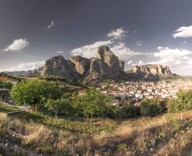 Kalambaka kasabası ve Meteora dağları, Yunanistan