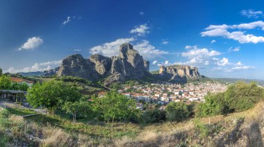 Kalambaka kasabası ve Meteora dağları, Yunanistan