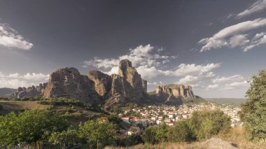 Kalambaka kasabası ve Meteora dağları, Yunanistan