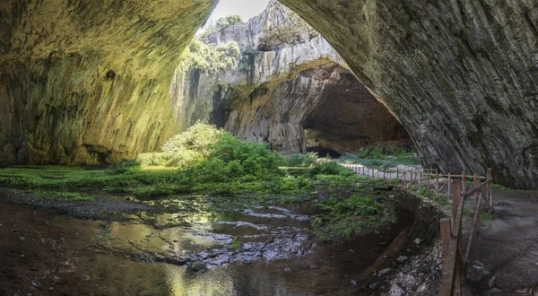 Devetashka cave in Bulgaria — Stock Photo, Image