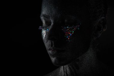 Parıldıyor ile siyah makyaj kız