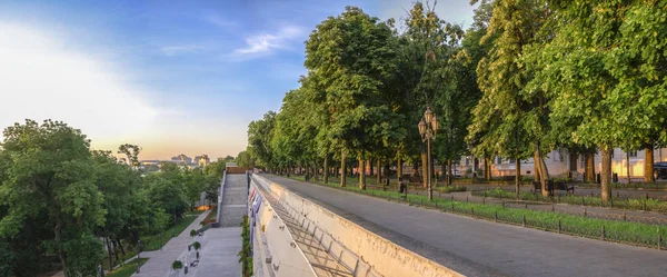 Manhã de verão na Odessa Boulevard — Fotografia de Stock
