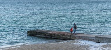 Kış gününde sahilde Iskele