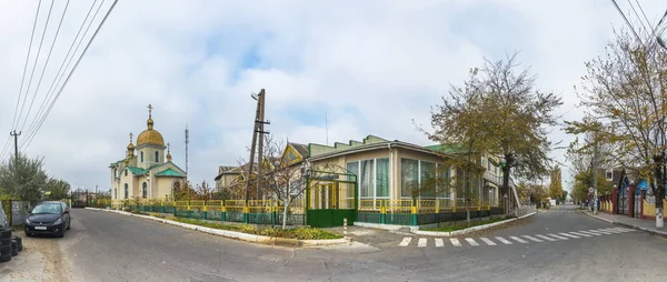 Orthodoxe Kirche im kleinen Dorf — Stockfoto