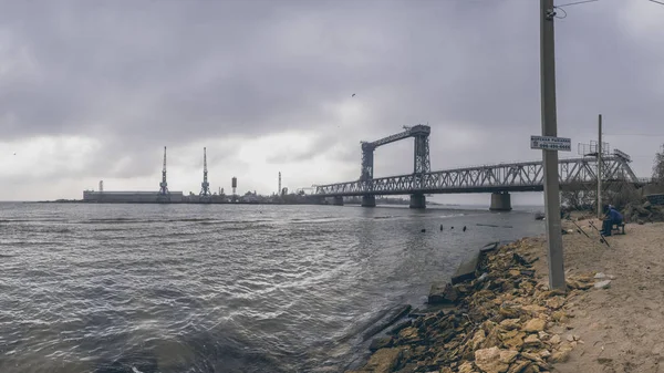 Puente levadizo grande en Zatoka, Ucrania — Foto de Stock