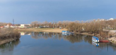Tiraspol'deki Dinyester Nehri, Transnistria