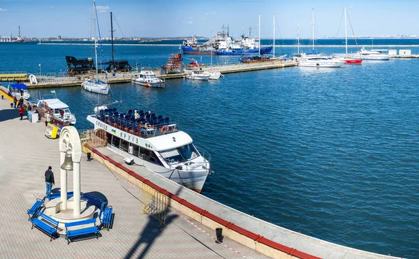 Privatjachten im Hafen von Odessa — Stockfoto