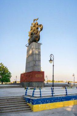 Kherson, Ukrayna'daki ilk gemi inşaatçıları anıtı