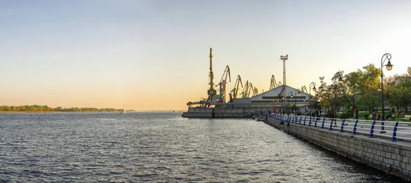 Vista do rio Dnieper em Kherson, Ucrânia — Fotografia de Stock