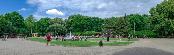 Fontanny w Parku Gorkiego w Odessie, Ukraina — Zdjęcie stockowe