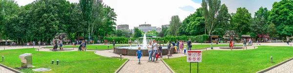 Fontes em Gorky Park em Odessa, Ucrânia — Fotografia de Stock
