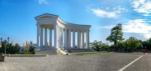 Restaurierte Kolonnade in Odessa, Ukraine — Stockfoto