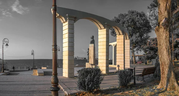 Statue von mihai eminescu in constanta, Rumänien — Stockfoto