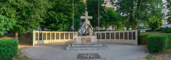 Romanian Mariners monument in Constanta, Romania — Stock Photo, Image