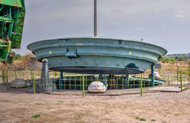 Pobugskoe, Ukrayna 09.14.2019. SS 19 Şeytan roketini Ukrayna 'daki Sovyet Stratejik Nükleer Güçler Müzesine, güneşli bir günde fırlatın.