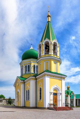İzmail, Ukrayna 06.07.2020. İzmail, Ukrayna 'daki Aziz Nicholas Kilisesi, güneşli bir yaz gününde