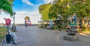 Berdyansk, Ukrayna 07.23.2020. Berdyansk, Ukrayna 'da Azov Denizi seti, bir yaz sabahı